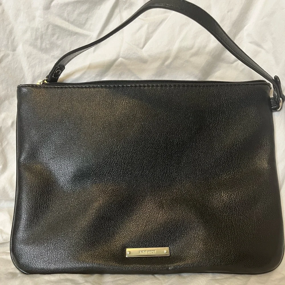 Nine West two faced black and white clutch